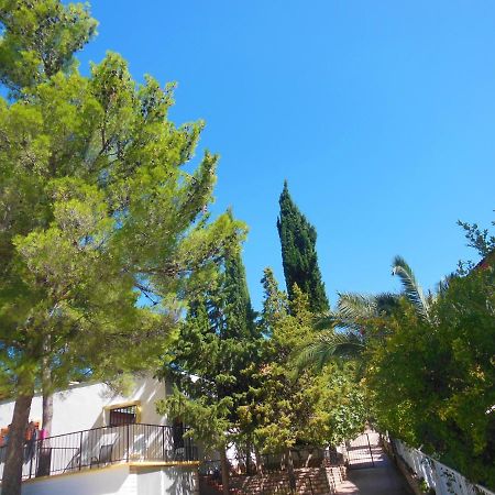 Holiday Home Oleander Zaboric Bagian luar foto
