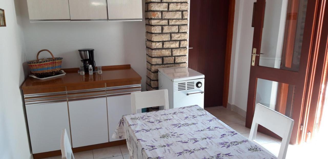 Holiday Home Oleander Zaboric Bagian luar foto