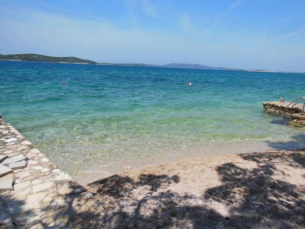 Holiday Home Oleander Zaboric Bagian luar foto
